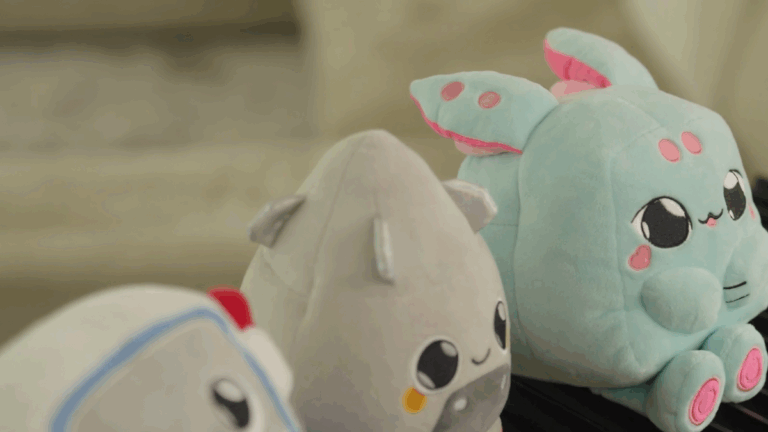 Brinquedo com IA | Bichos de pelúcia com chatbot podem ser alternativa às telas?