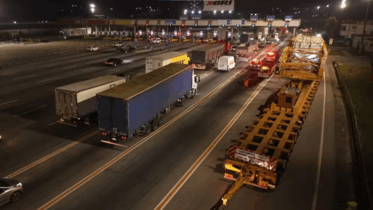Caminhão com carga de 800 toneladas vai pagar valor absurdo em pedágio