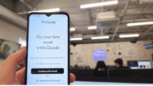 Claude muda e vai treinar IA com suas conversas; saiba como impedir