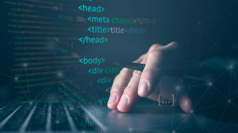 Codifica+ oferece formação gratuita em programação para professores