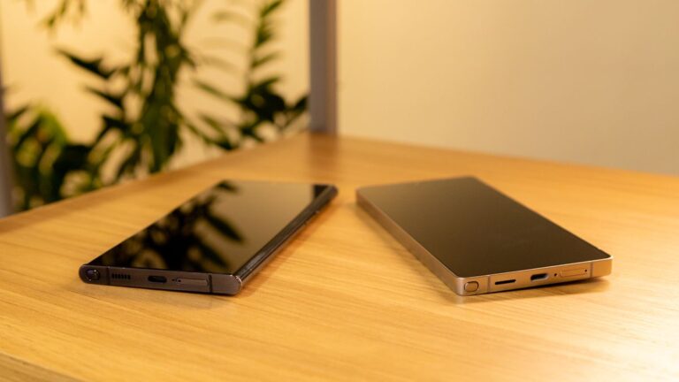 Eu reclamava da tela curva do S22 Ultra e agora sinto falta dela no S25 Ultra