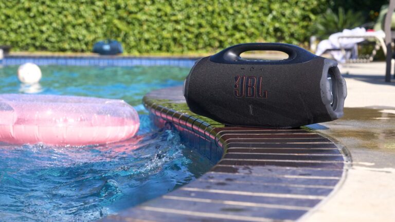 JBL lança Boombox 4 no Brasil; confira especificações e preço