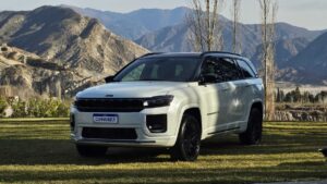 Jeep Commander 2026 chega com preço no chão e novas tecnologias