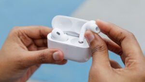 Novos AirPods Pro vão ter capa menor e com botão capacitivo, diz informante