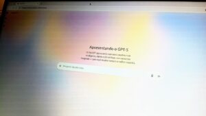 Por que o GPT-4o voltou ao ChatGPT? Entenda as queixas ao GPT-5