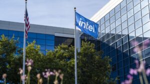 SoftBank queria ter comprado toda a divisão Foundry da Intel
