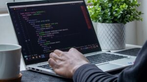 Tem como aprender programação do zero apenas com o ChatGPT? Entenda