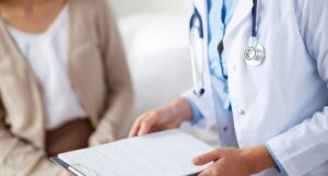 TJ-MG condena clínica a indenizar R$20 mil a paciente por diagnóstico errôneo de câncer