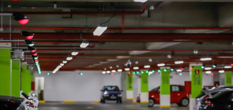 Shopping indenizará cliente por danos materiais decorrentes de carro furtado dentro do estacionamento
