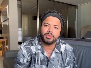 Justiça suspende redes sociais de Hytalo Santos e o proíbe de contato com menores por promover adultização infantil