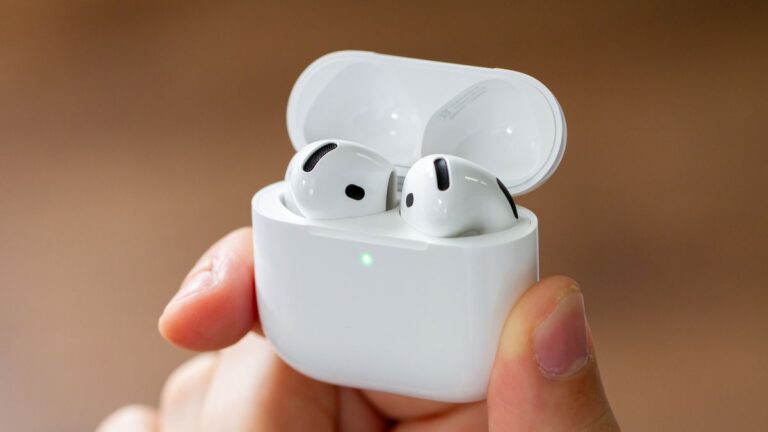 iOS 26 deixará traduzir conversas com seus AirPods em breve, revela portal