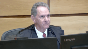 STJ decide que críticas políticas sobre improbidade administrativa não geram indenização