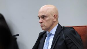 Apesar das críticas, Moraes não pretende recuar da decisão de prisão domiciliar do ex-presidente Bolsonaro