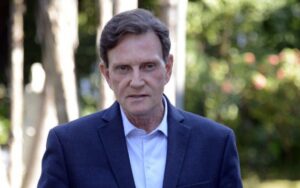 Justiça do RJ condena Marcelo Crivella a pagar R$ 100 mil por ‘ato discriminatório’  na Bienal do Livro