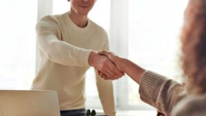 6 prompts ideais no ChatGPT na preparação para entrevistas de emprego