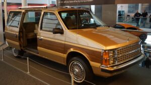 A invenção da minivan: como a Chrysler Caravan mudou o transporte familiar