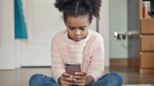 Atenção, famílias e educadores! SaferNet dá curso de segurança infantil online