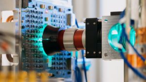 Computador baseado em luz da Microsoft pode tornar a IA 100 vezes mais eficiente