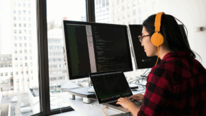 Grupo Cadastra abre 28 vagas para estágio com foco em inteligência artificial