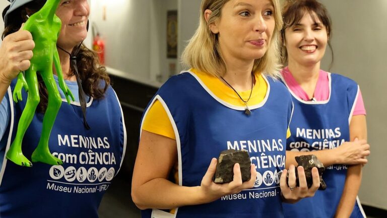 Meteoriticas | Grupo formado por mulheres quer preservar meteoritos no Brasil