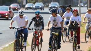 Multa para ciclistas? Entenda o que diz a lei e o que vale na prática