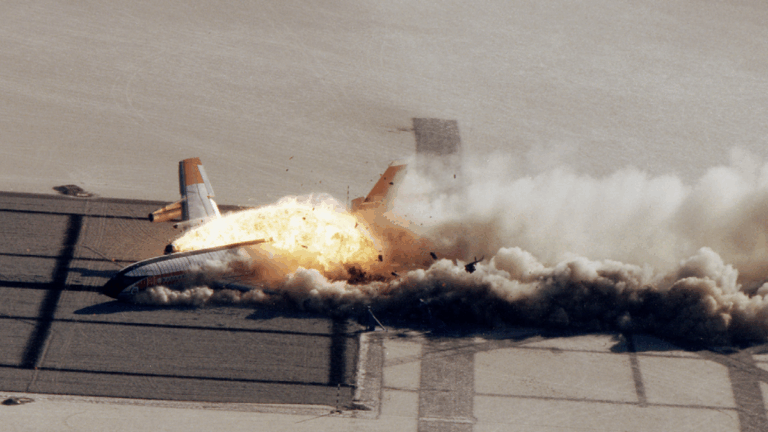 NASA e EUA derrubaram um avião. Mas por quê?