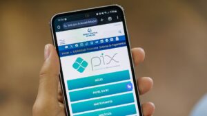 Pix fora do ar? Usuários relatam problemas nesta segunda (29)