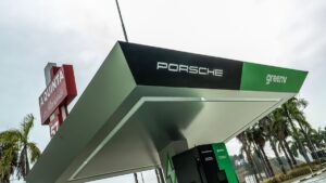 Porsche anuncia R$ 70 mi para instalar carregadores rápidos do Sul ao Nordeste