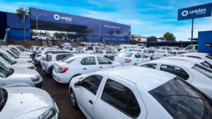 Quanto ganha um Uber alugando carro? Saiba se vale a pena