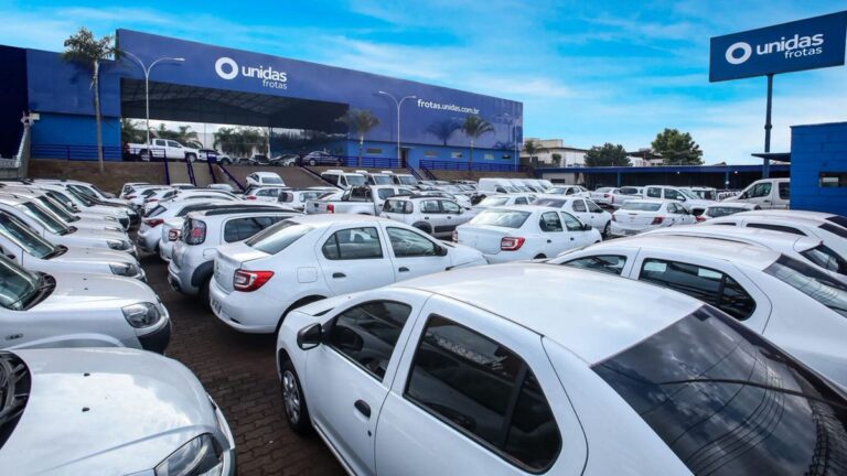 Quanto ganha um Uber alugando carro? Saiba se vale a pena