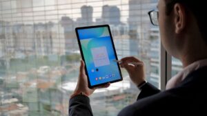 Queima de estoque da Amazon: tablet top da Samsung sai por preço incrível