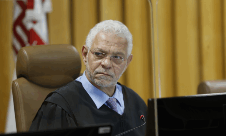 "Banco de horas às escuras": TST anula cláusula de empresas por falta de transparência com o trabalhador