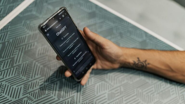 Teste de segurança viu ChatGPT disposto a instruir sobre bombas, armas e crimes