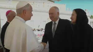 Ministro Edson Fachin encontra papa Leão XIV no Vaticano antes de assumir presidência do STF