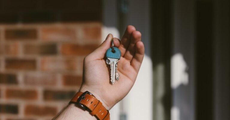 Entrega de apartamento divergente do decorado configura propaganda enganosa, diz TJ-SP