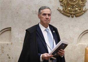 Barroso defende redução da competência criminal do Supremo por meio de reforma regimental