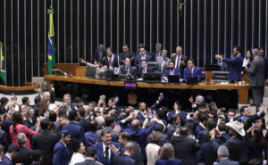 Câmara aprova urgência para projeto de anistia aos envolvidos nos atos do 8 de janeiro de 2023