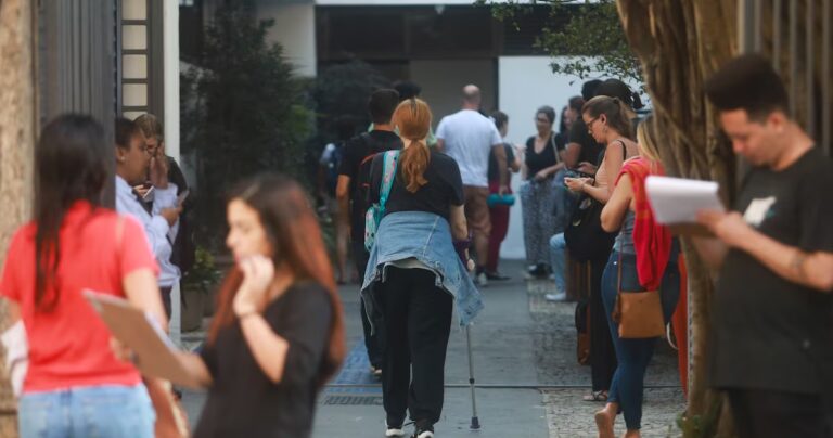 Em decisão liminar, juiz suspende nomeações de auditores fiscais aprovados no CNU