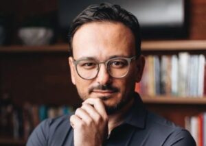 Justiça nega habeas corpus a advogado e professor de Direito suspeito de crimes sexuais no RS