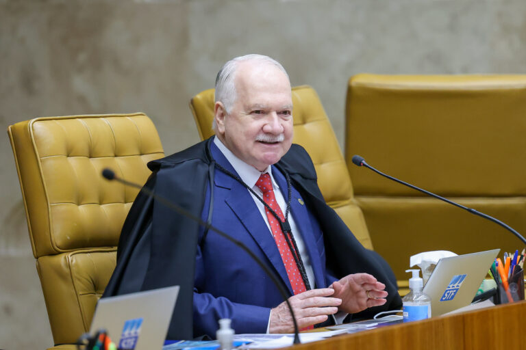 Edson Fachin assume presidência do STF no biênio 2025-2027; trajetória é marcada por votos decisivos e defesa da democracia