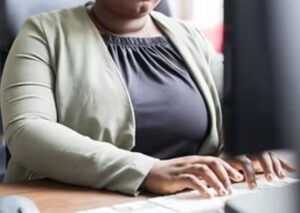 MP denuncia servidora aposentada do TJ-DF por injúria racial após afirmar que levaria funcionária para “ser sua escrava em Portugal”