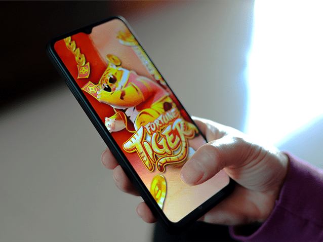 Justiça decide não indenizar youtuber que perdeu canal por divulgar "jogo do tigrinho"