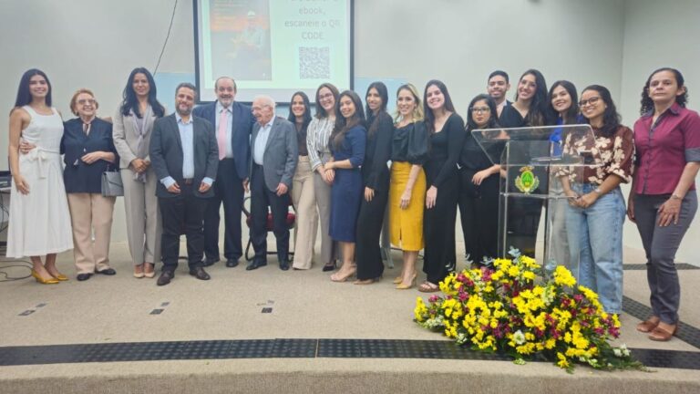 Trajetória do desembargador Deusdedit Maia é celebrada em livro lançado na UFRN