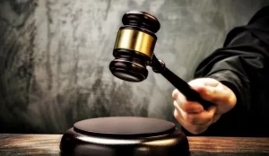 “Bebês mimados”: Juiz nega indenização por danos morais a ex-funcionário por falta de provas e crítica fragilidades das pessoas na atualidade