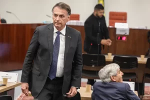"Profundas injustiças": defesa diz que Bolsonaro foi injustiçado e pede redução da pena ao STF