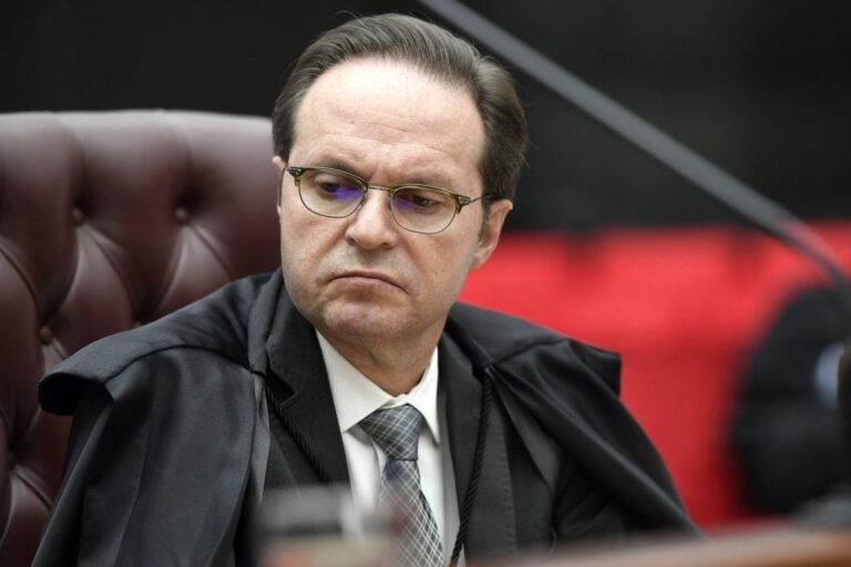 STJ define que ato libidinoso com pessoa dormindo configura estupro de vulnerável