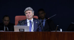 Fux pede para fazer revisão em voto de julgamento que condenou Bolsonaro por tentativa de golpe