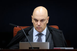 Moraes pede vista e interrompe julgamento de multa por distribuição de lucros com dívida ativa