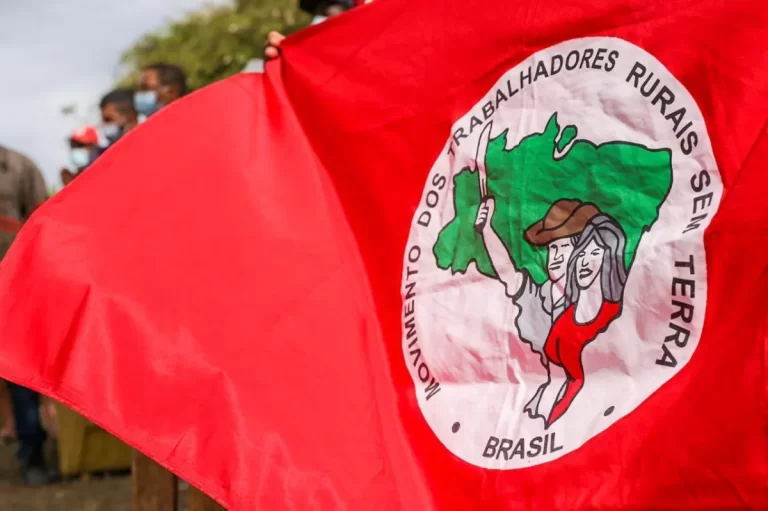 Justiça Federal de Pernambuco suspende edital da UFPE com vagas de Medicina "exclusivas para MST"