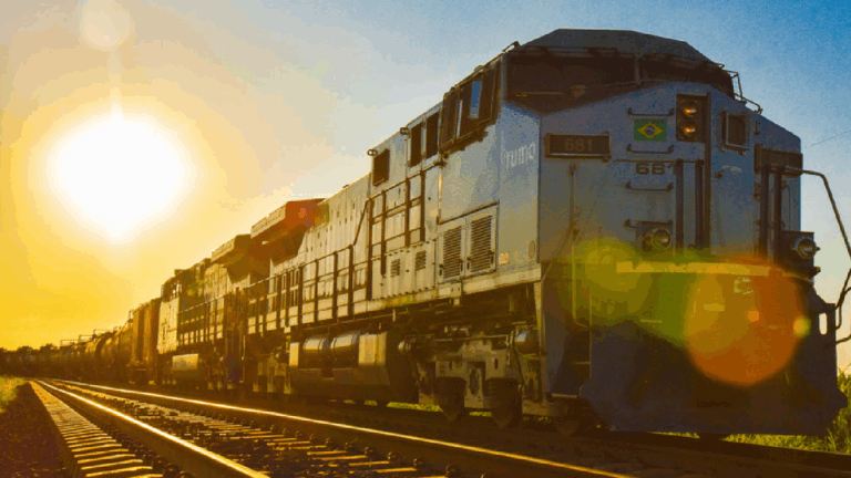 Antenas da Starlink chegam a locomotivas no Brasil para conectar trens